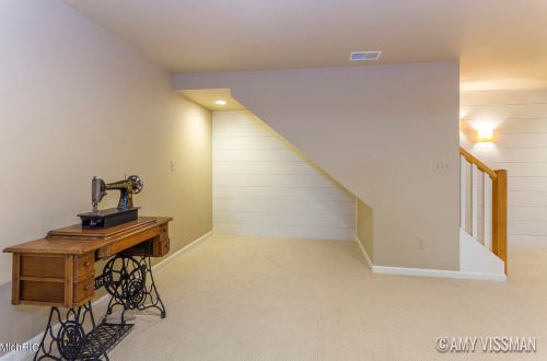 2335 Radcliff Vlg Dr, Grand Rapids MI 49546-5758 exterior