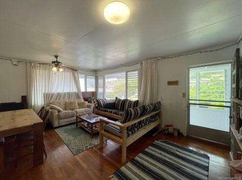 2843 Dow St, Honolulu HI 96817-1133 exterior