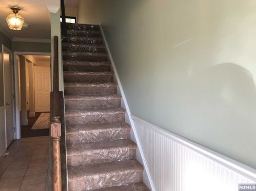 56 Beacon Hill Rd, West Milford Lakes NJ  07480-1261 exterior