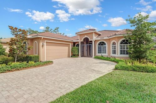 3721 Ashley Ct, Naples, FL 34116-7327