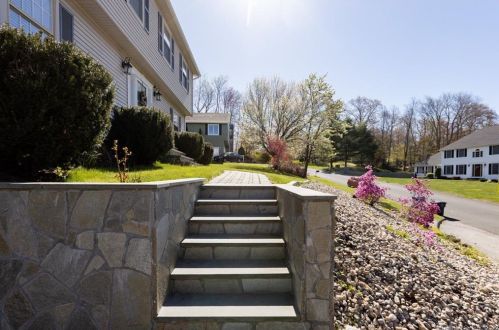 35 Red Oak Hl, Torrington CT 06790-8080 exterior