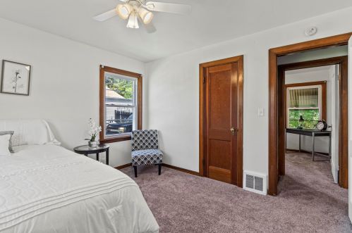 4932 20th St, Milwaukee WI  53221-2861 exterior