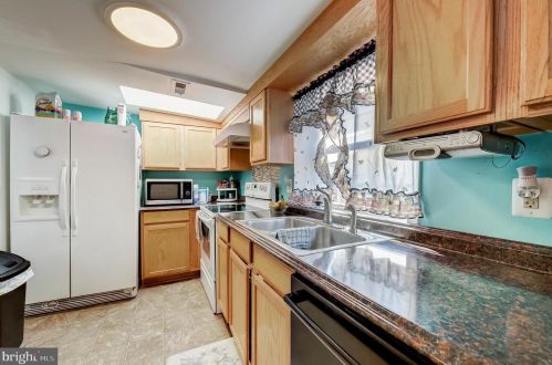 4946 Beech St, Shady Side MD 20764-9666 exterior