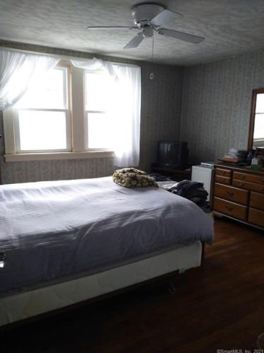 12 Winfield Ct, Norwalk CT 06855-2117 exterior