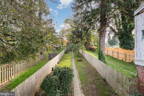 453 Queen St, Lancaster PA 17603-2984 exterior