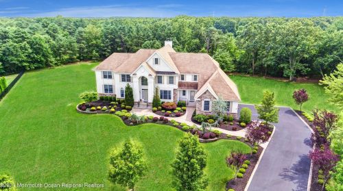 4 Winding Woods Way, East Freehold, NJ 07728-9282