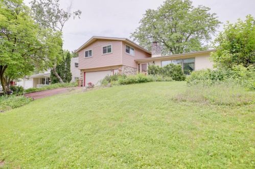 468 Presidential Ln, Madison, WI 53711-1154
