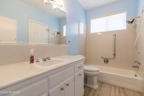 3380 Arroyo Chico, Tucson AZ  85716-5813 exterior