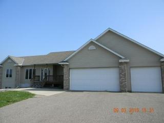 7455 250th St, Elko, MN 55020-9560