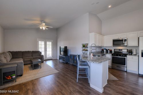 8660 Desert Dove Dr, Tucson AZ  85747-5147 exterior