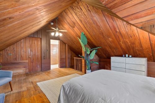 3305 Hollywood Ave, Chicago IL 60659-3601 exterior