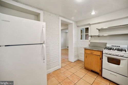 1700 Hobart St, Washington DC 20009-3705 exterior