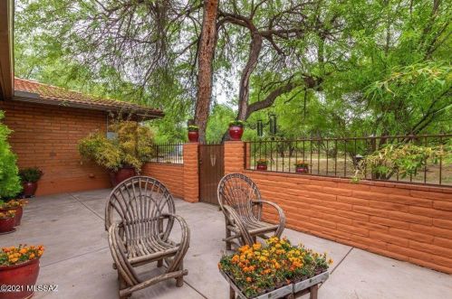 1660 King St, Tucson AZ 85749-8270 exterior