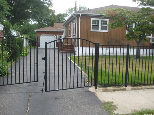 912 5th St, Babylon NY  11704-4508 exterior