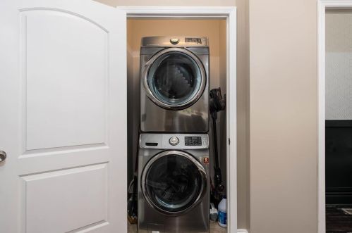 2112 Sidney St, Saint Louis MO 63104-2834 exterior