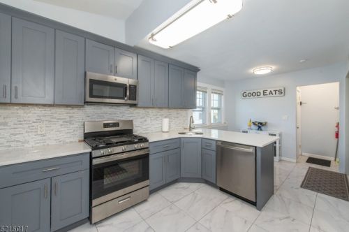 129 Holland Rd, South Orange NJ  07079-2705 exterior