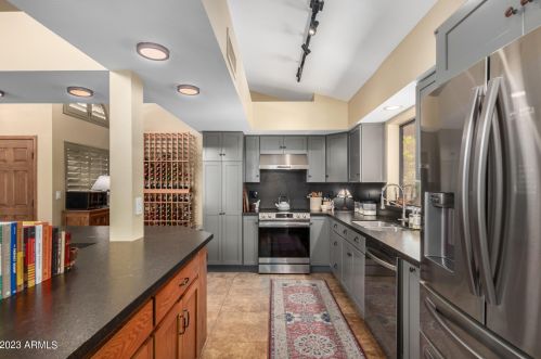 11039 11th St, Phoenix AZ  85020-5852 exterior