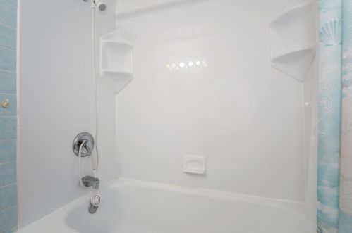 6130 Moody Ave, Chicago IL 60638-3545 exterior