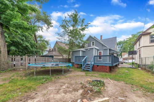 56 Stewart St, Grand Rapids MI 49507-2402 exterior