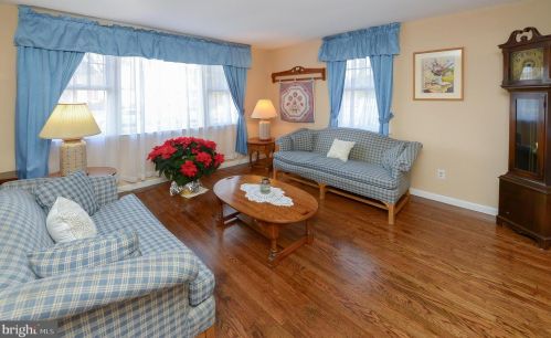 300 Holly Ave, Camden NJ 08107-1022 exterior