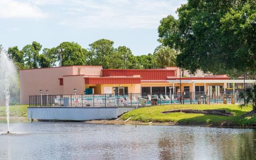 21 Lake Vista Trl, Fort Pierce FL  34952-6349 exterior