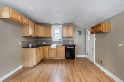 1154 Sanford St, Meskegon MI 49441-2152 exterior