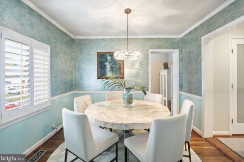 804 Enderby Dr, Alexandria VA 22302-2224 exterior