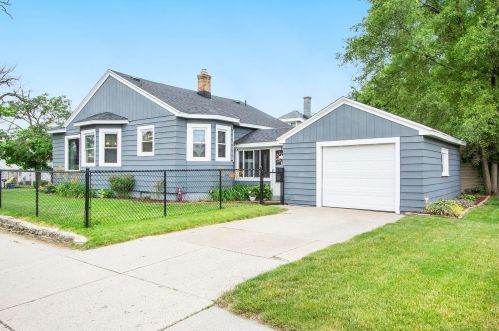 1165 Beechwood, Grand Rapids MI 49505-3828 exterior