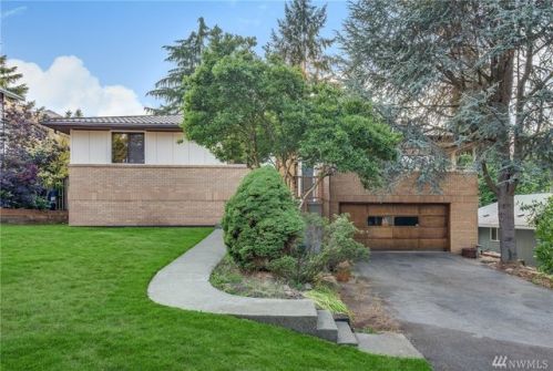 16515 19th Ave, Seattle WA  98117-3520 exterior