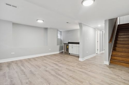 4812 Forrestville Ave, Chicago IL 60653-3425 exterior