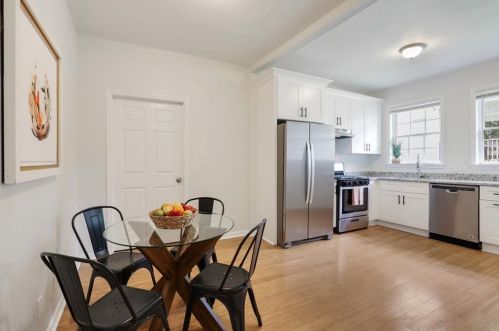 999 Cascade Rd, Atlanta GA  30311-2659 exterior