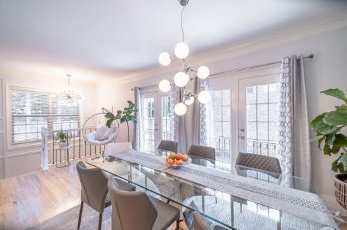 2810 Darby St, Atlanta GA  30319-3655 exterior