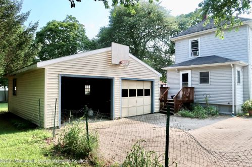 225 Cedar St, Oakhurst NJ 07755-1509 exterior