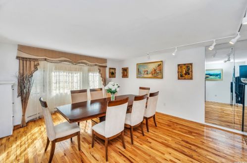 624 Caledonia Rd, Huntington Station NY 11746-5116 exterior