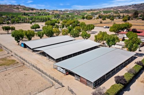 37055 De Portola Rd, Temecula CA 92592-9575 exterior