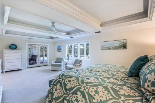 635 Anchor Rode Dr, Naples FL 34103-2716 exterior