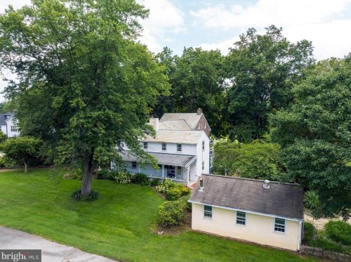 886 Vaughn Rd, Pottstown PA exterior