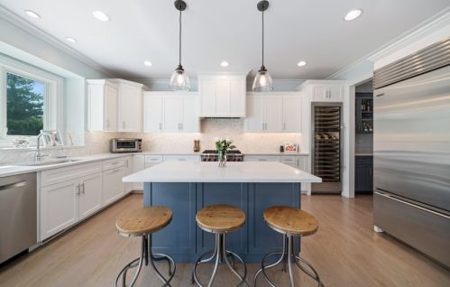 697 Parkside Ave, Elmhurst IL 60126-5029 exterior