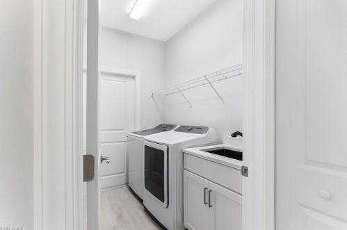 4011 8 Ave, Naples FL 34117-4993 exterior