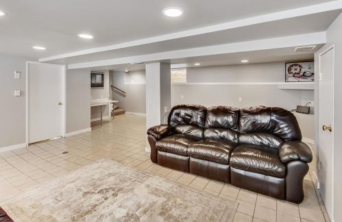 3436 Neenah Ave, Chicago IL 60638-1209 exterior