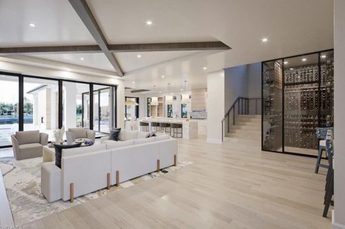 3240 Gin Ln, Naples FL 34102-7814 exterior