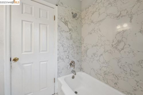 944 Ky Rte, Berkeley CA 94706-1423 exterior