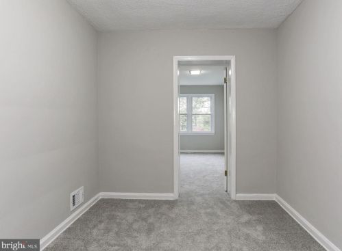 872 Bellevue St, Washington DC 20032-6002 exterior