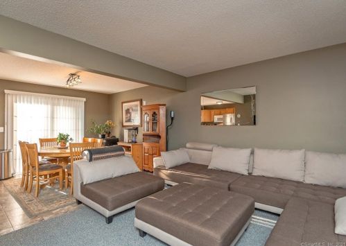 801 Upper Maple St, Killingly CT 06241-2224 exterior