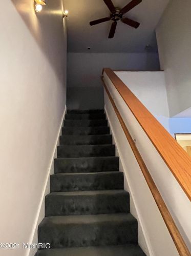 1531 Bender Rd, Middlevle MI 49333-9259 exterior