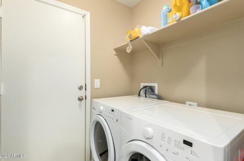 1947 77th Gln, Phoenix AZ  85035-5061 exterior