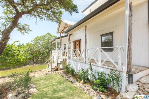 545 Hillside Dr, Spring Branch, TX 78070-3836