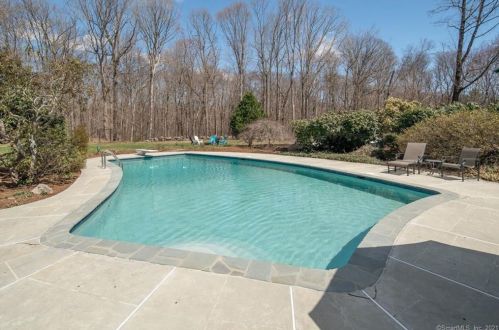 74 Ruscoe Rd, Wilton CT 06897-1425 exterior