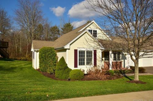 4 Hudson Ln, Windsor, CT 06095-1845