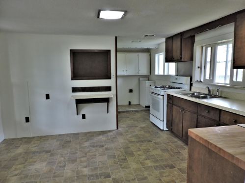 818 Mechanic St, Big Rapids MI 49307-1238 exterior